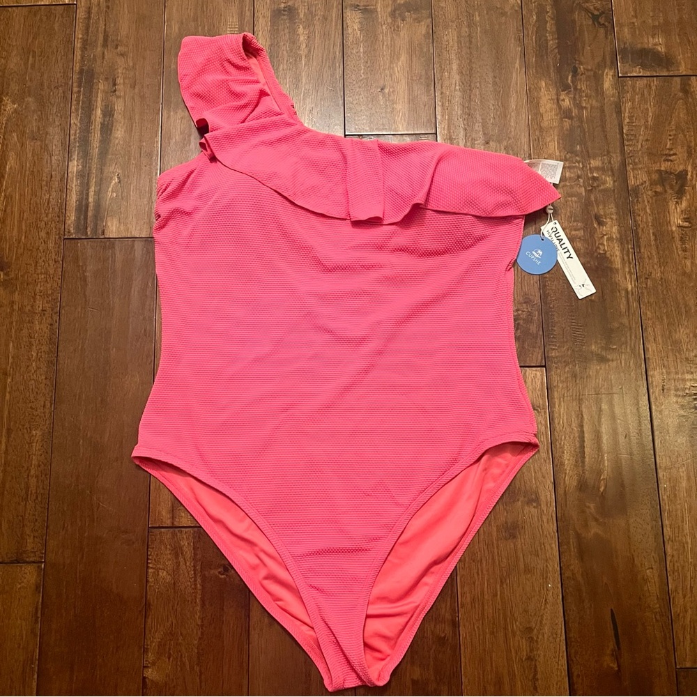 Cupshe Women’s one piece 2x pink swimsuit. Ruffle trim one shoulder.